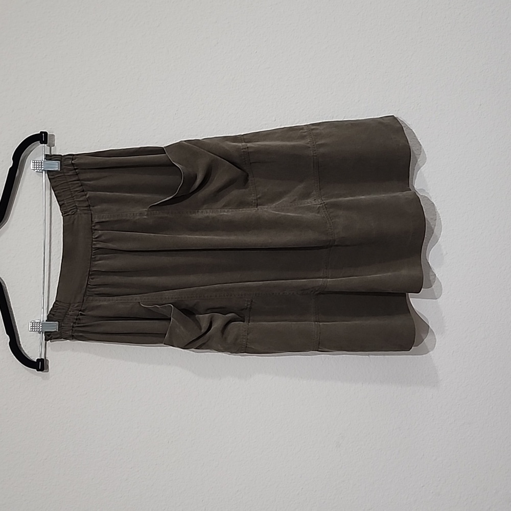 Zara basic. Army greed midi skirt size medium great condition